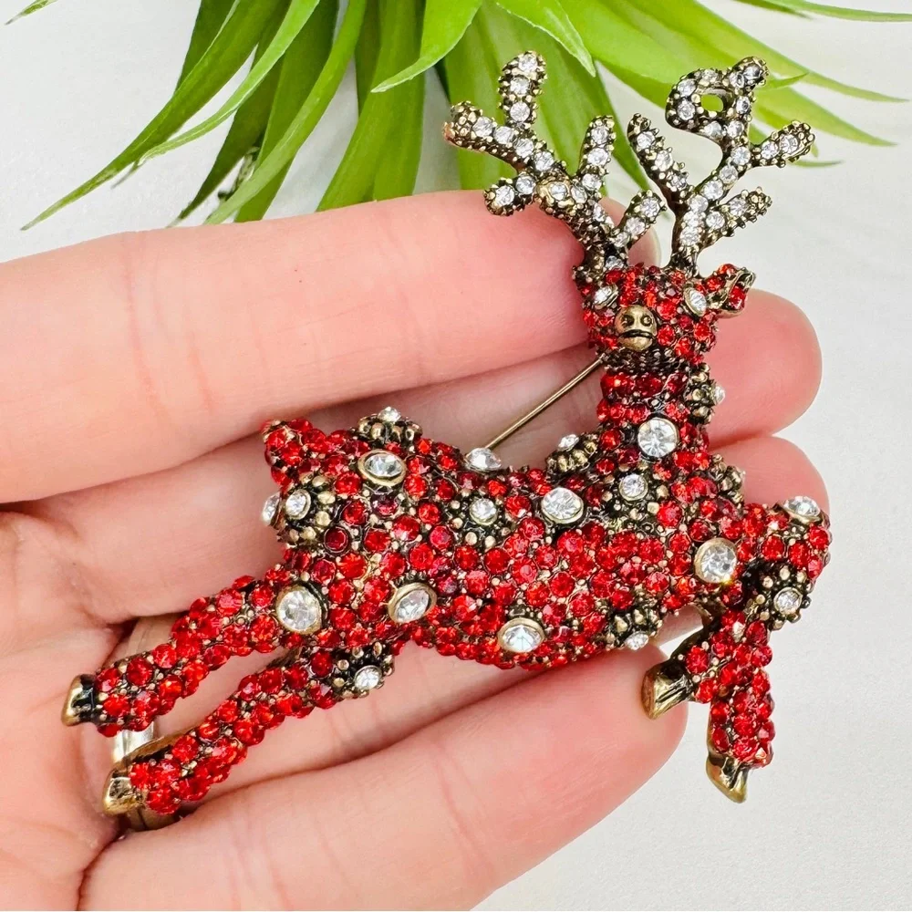 Large Red Crystal Rhinestone Gold Tone Reindeer Christmas Holiday Brooch
